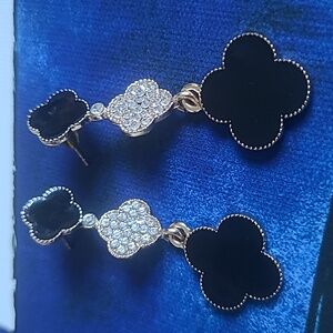 Ella's Clover Shaped Earrings